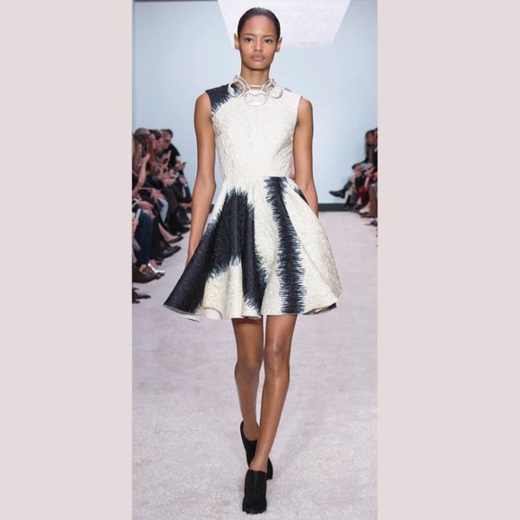 Giambattista Valli Suede Platform High Heel Ankle Booties, Size 7.5, MSRP $850 - Picture 5 of 6